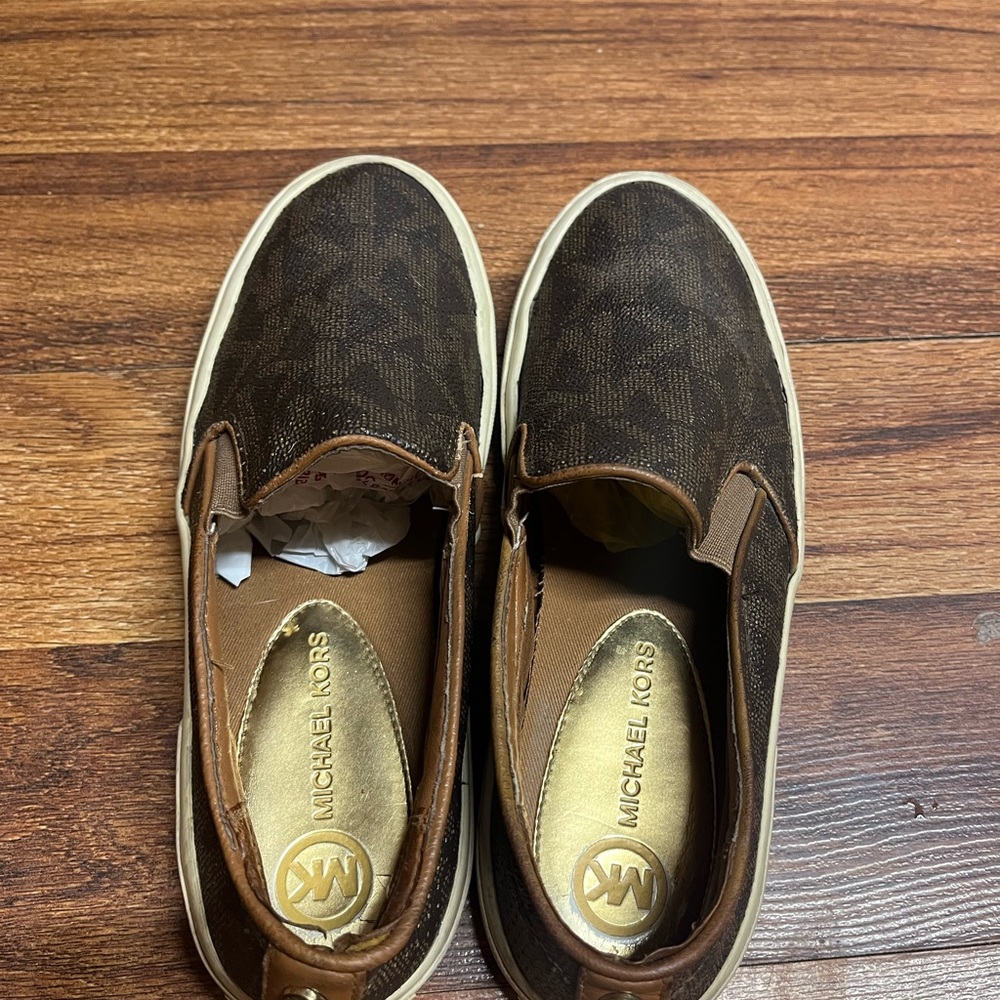 Micheal Kors (MK) authentic shoes 7.5